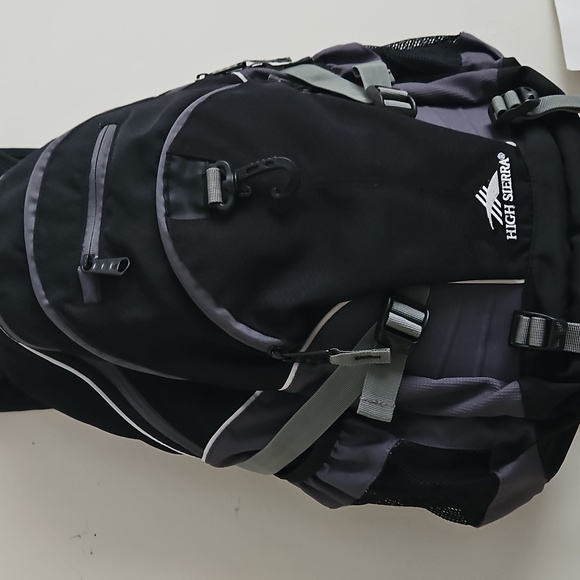 High Sierra Backpack. - Picture 5 of 11